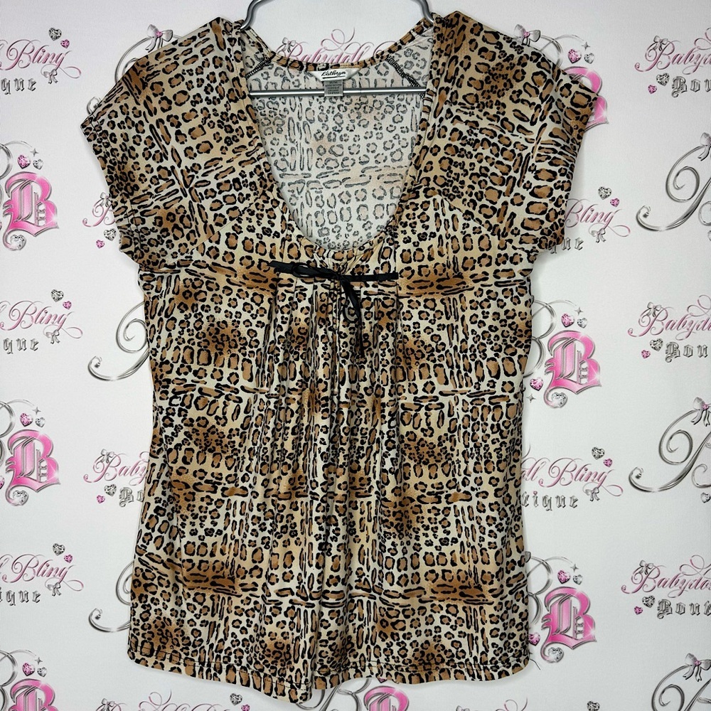 Kathryn top animal print with ribbon 🎀 bow accent stretchy soft *flaw* y2k MOB